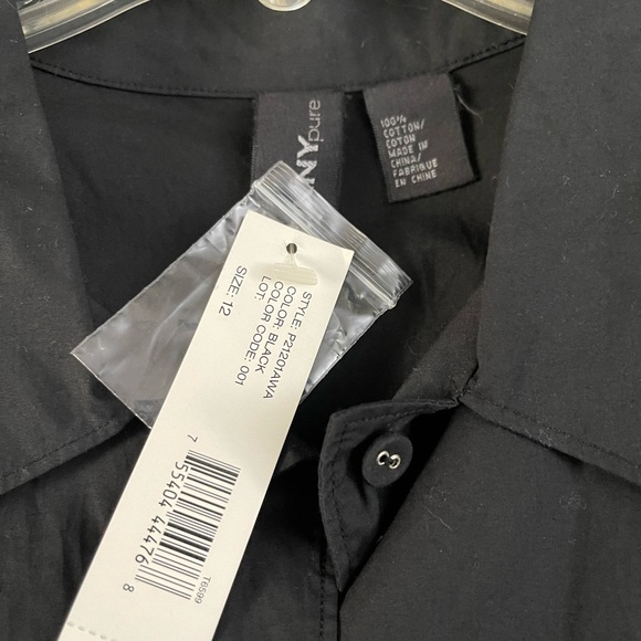 SOLD-NOT AVAILABLE 🔴 DKNYpure top with eyelets and embroidery. Fun buttons - Picture 6 of 6